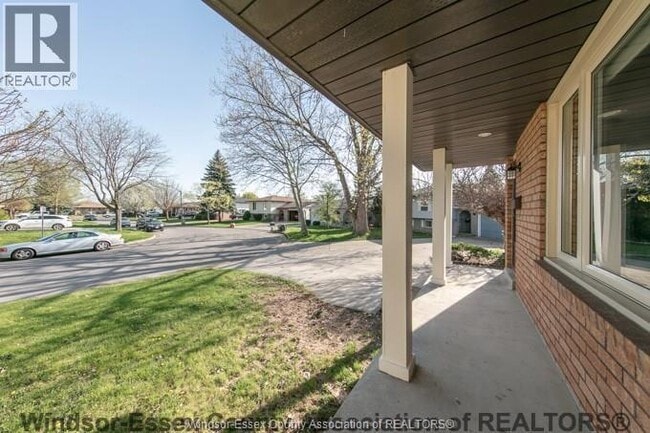 Building Photo - 1469 Azalia Crescent