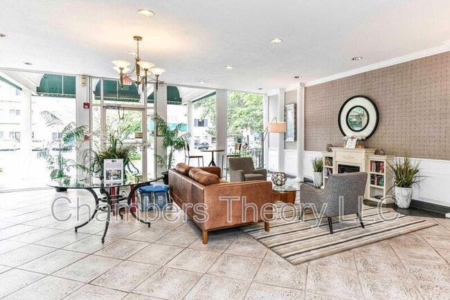 Foto del edificio - 10570 Main St