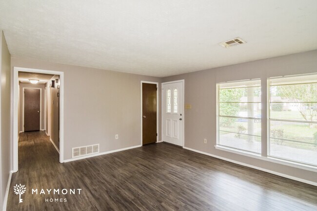 Foto del edificio - 732 Mimosa Rd