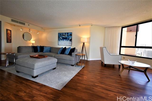 Building Photo - 1050 Lunalilo St