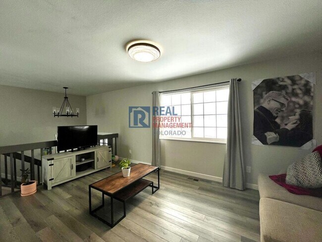 Foto del edificio - 7110 Goldfield Dr