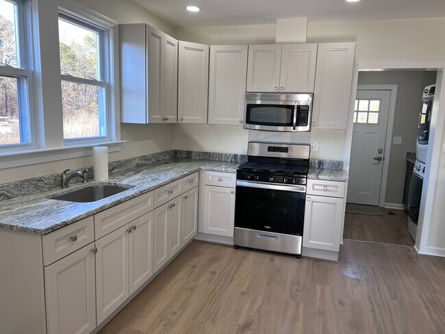 Foto del edificio - 707 Tuckahoe Rd