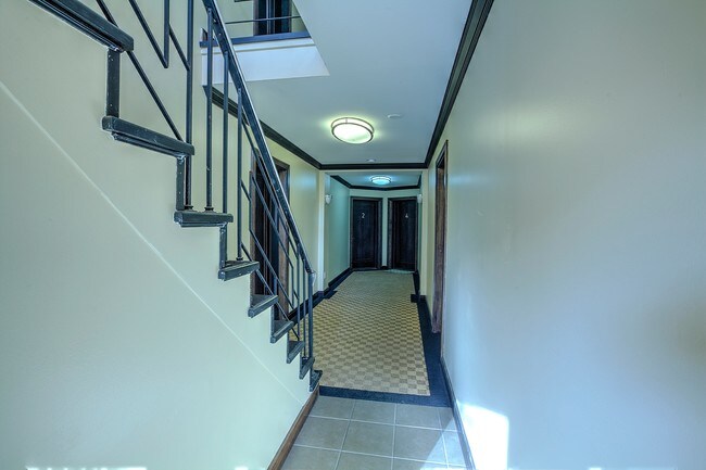 Interior Photo - 7515 Cromwell Dr