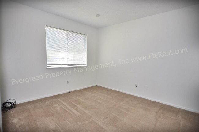 Building Photo - Condo Located Minutes Away from CSU!