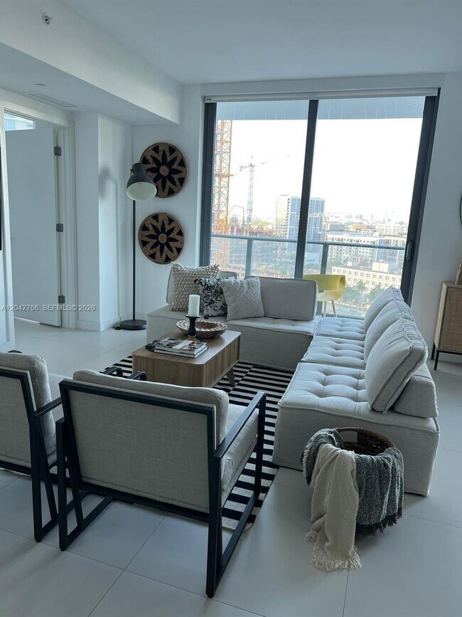 Foto del edificio - 501 NE 31st St