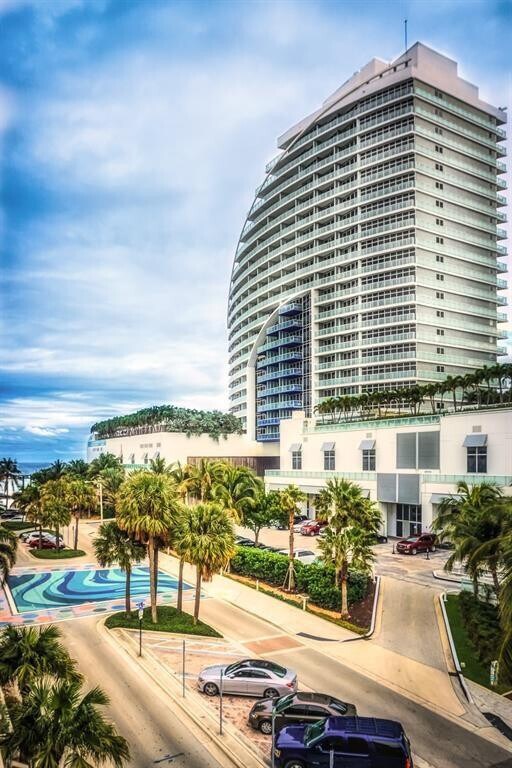 Building Photo - 3035 Riomar St