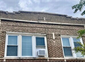 Building Photo - 6619 W Cermak Rd