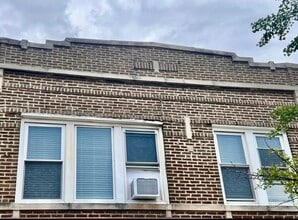 Building Photo - 6619 W Cermak Rd