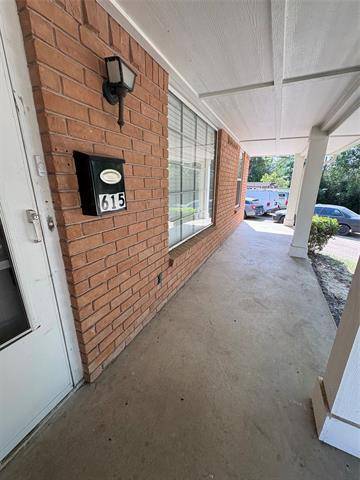 Building Photo - 615 Oak Forest Dr