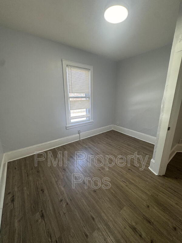 Foto del edificio - 3373 N Richards St