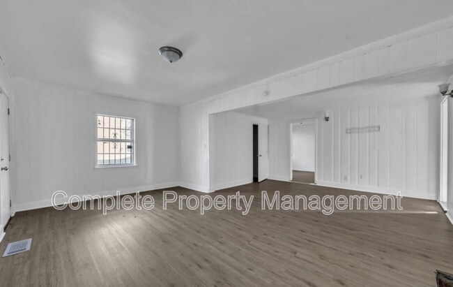 Building Photo - 2304 Eufaula Ave