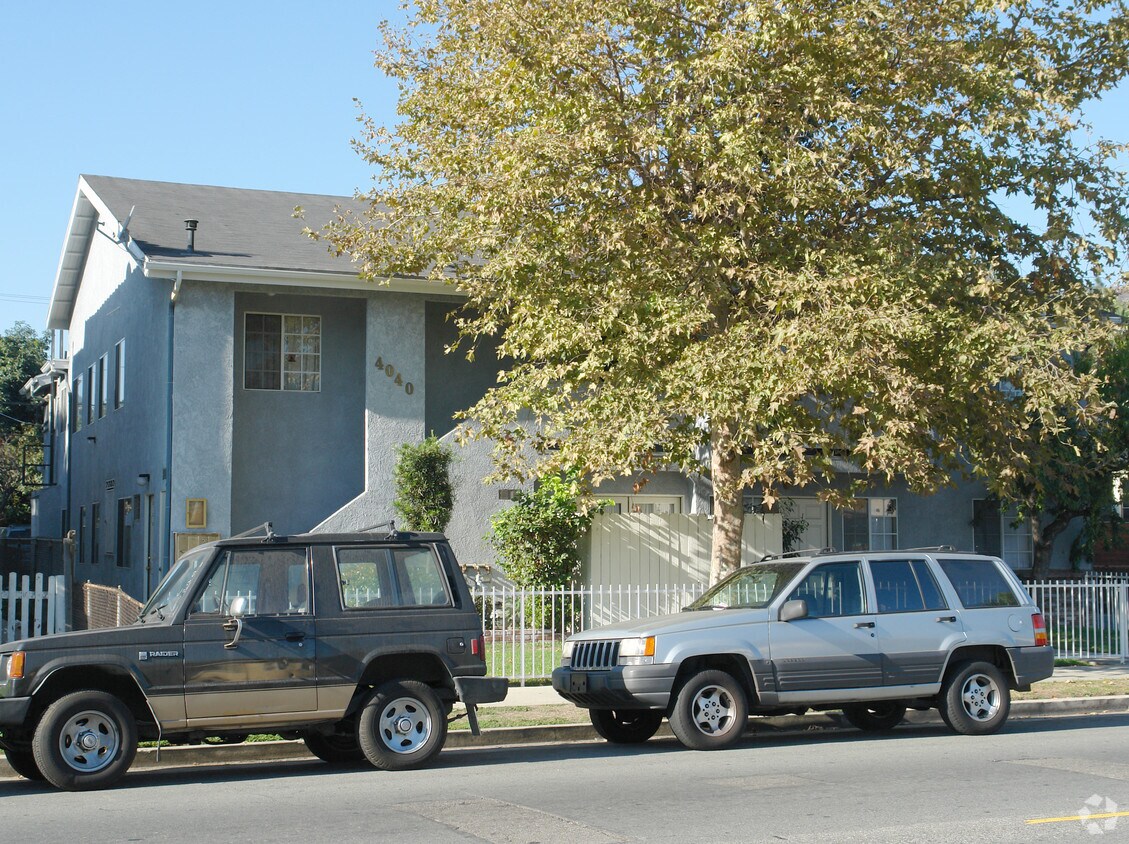 Primary Photo - 4040 Brunswick Ave