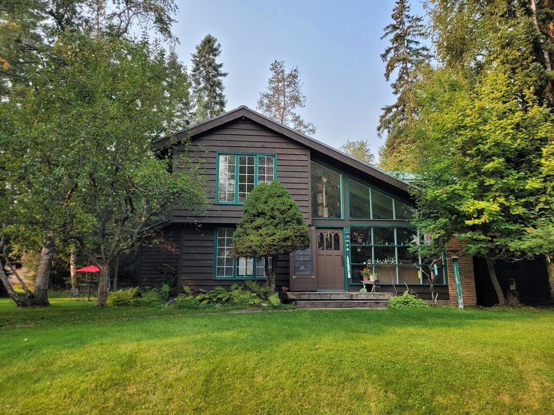 Primary Photo - Whitefish 1 bedroom 2 bath Zen Garden Home