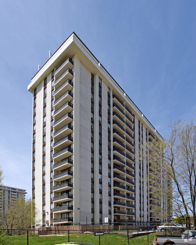 25 St Dennis Apartments 25 St Dennis Dr Toronto, ON