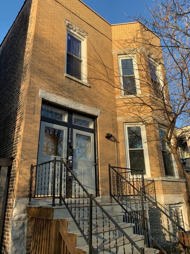 Building Photo - 2330 W Erie St