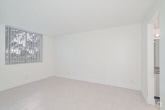 2BR, 2BA - 1,000SF - Hawaiian Palms