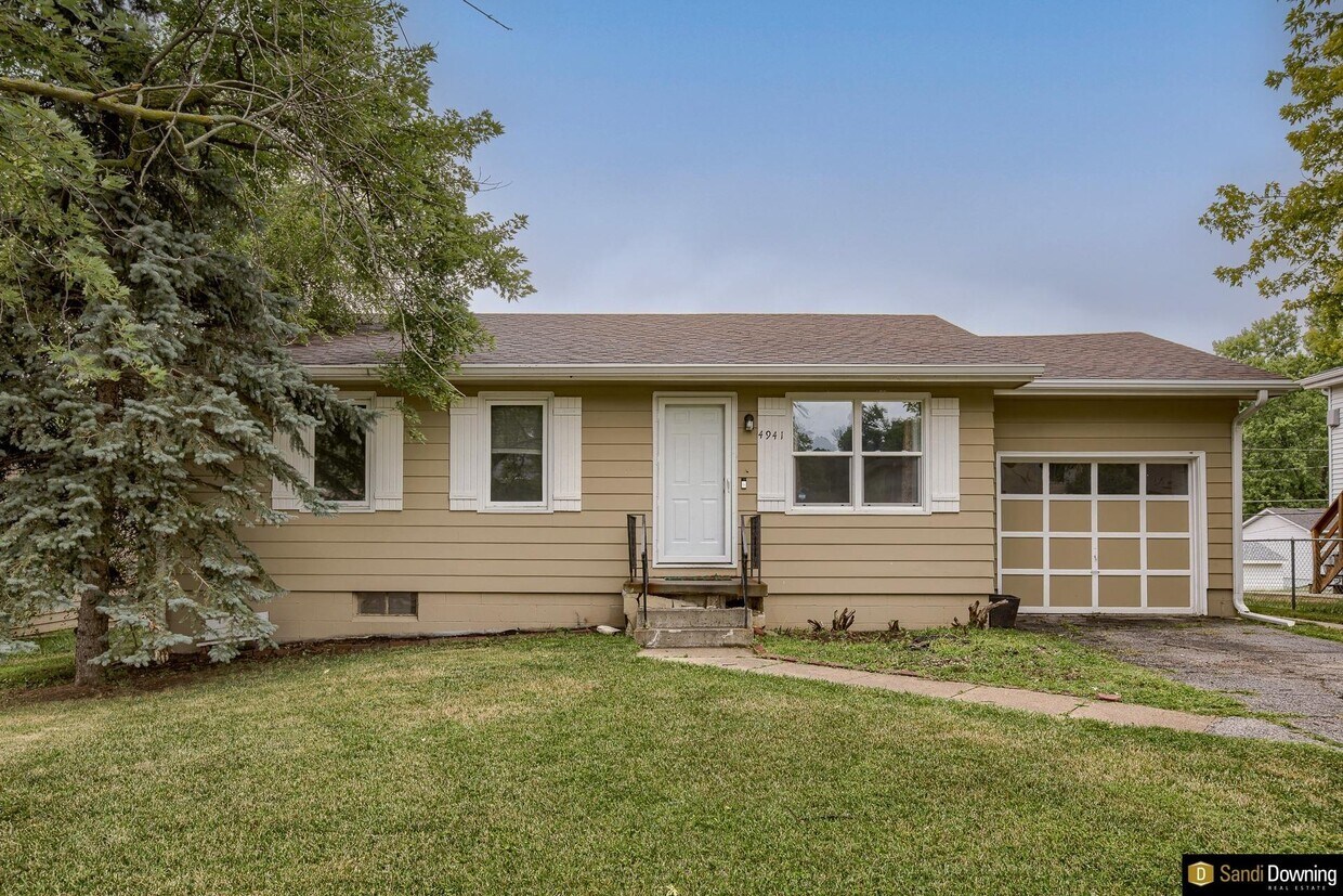 4941 N 93rd Ave, Omaha, NE 68134 House Rental in Omaha, NE
