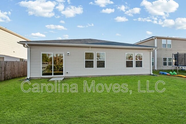 Foto del edificio - 628 Grays Creek Rd