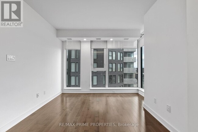 Building Photo - 179-1179 Metcalfe St