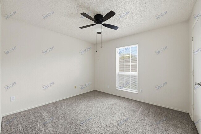 Building Photo - 10259 Aurora Dr