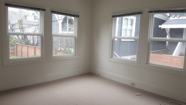 Foto del edificio - 2718 College Ave.