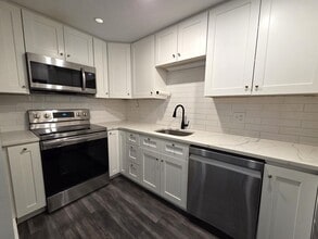 Building Photo - 144 Quincy Shore Dr Building Photo - 144 Quincy Shore Dr