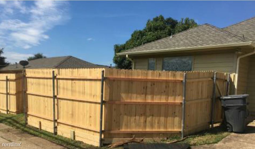 Building Photo - 16414 Lauder Ln