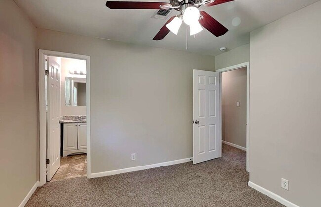 Foto del edificio - 261 Howell Terrace SW
