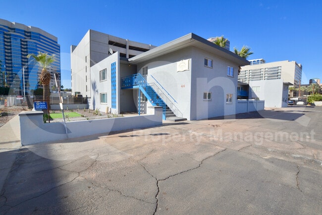 Building Photo - 44 E Roanoke Ave