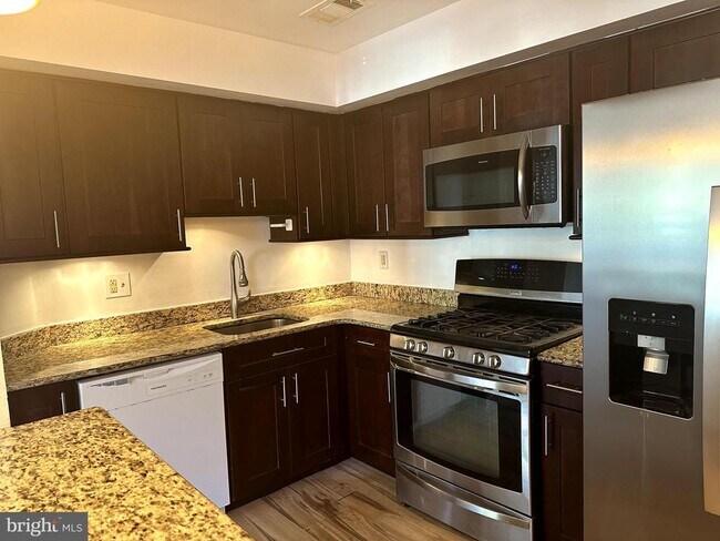 Foto del edificio - 102 Sequoia Ct