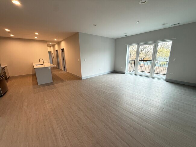 Foto del edificio - 6350 N Glenwood Ave