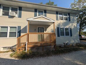 Building Photo - 422 N Sheldon St