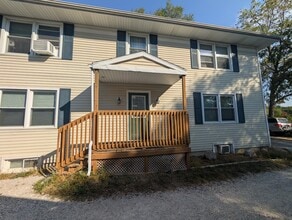 Building Photo - 422 N Sheldon St