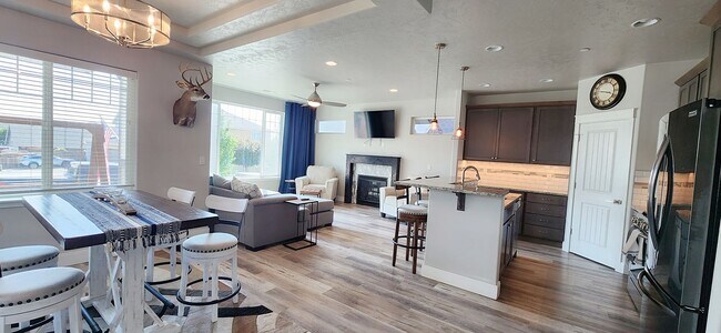 Foto del edificio - Home Sweet Home! Won't last long!