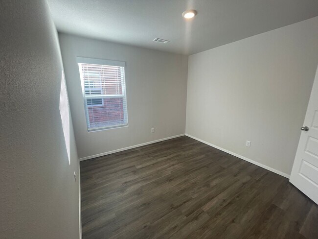 Foto del edificio - BRAND NEW Four Bedroom | Two Bath Home in ...