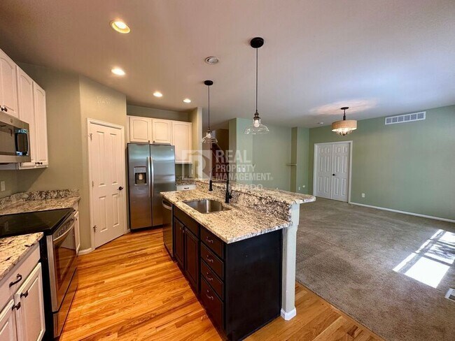 Building Photo - 1500 Red Poppy Way