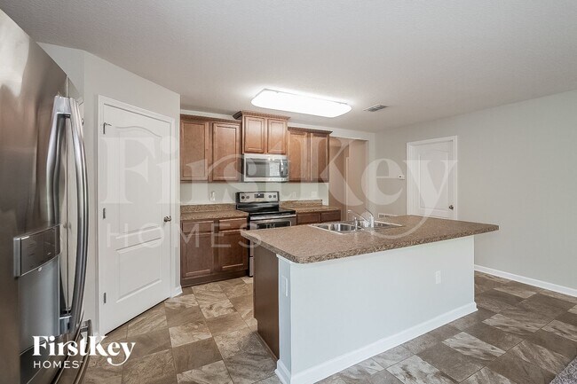 Foto del edificio - 6817 Langford St