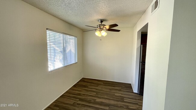 Building Photo - 616 S Hardy Dr