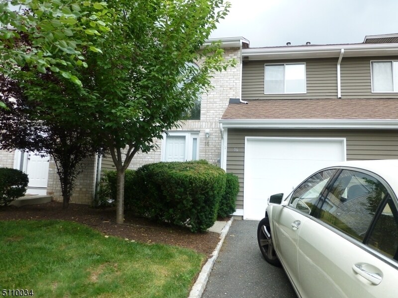 16 Castle Ridge Dr, East Hanover, NJ 07936 Townhome Rentals in East Hanover NJ