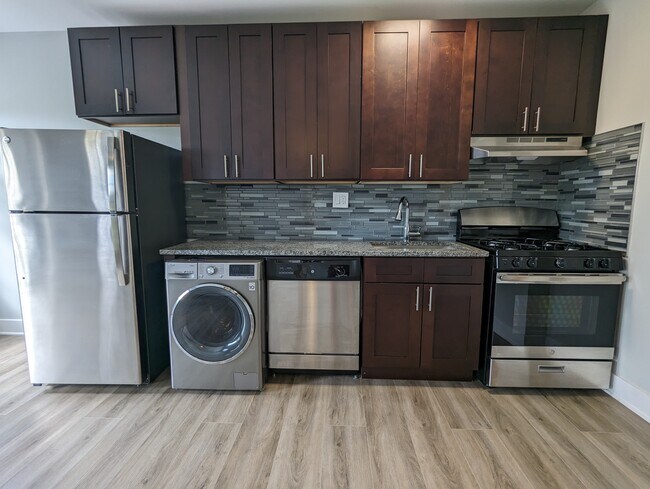 Foto del edificio - 730 Judson Ave