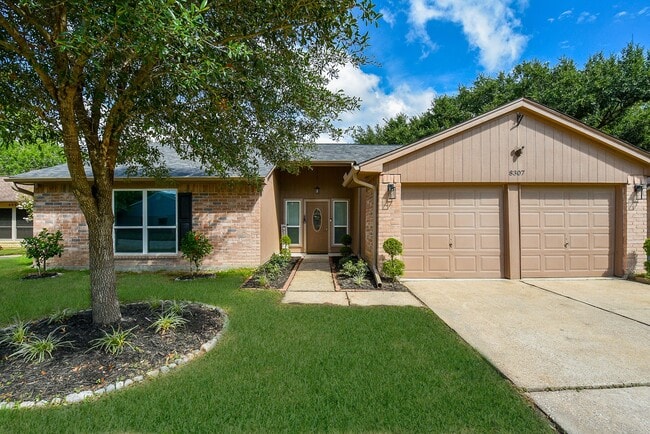 Building Photo - 8307 Stagewood Dr