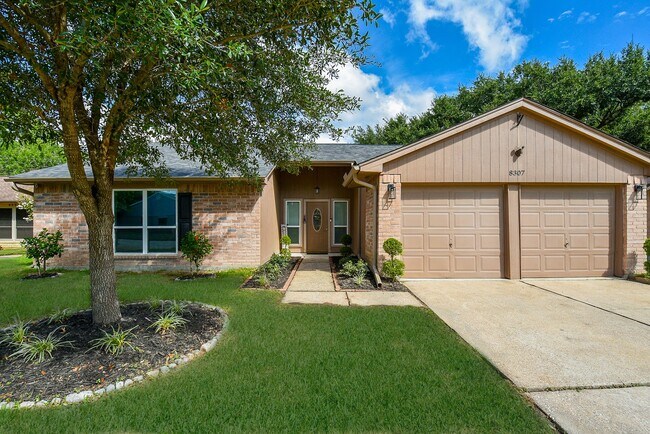 Foto del edificio - 8307 Stagewood Dr