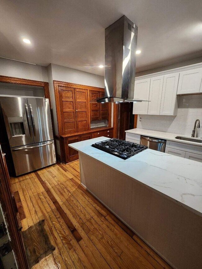 Foto del edificio - CHARM GALORE!  FULLY UPDATED 2 BEDROOM / 1...