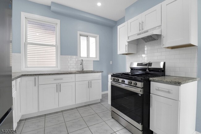 Building Photo - 144 Montgomery Ave