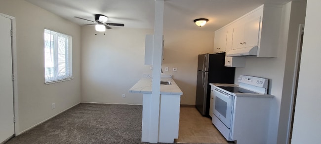 Building Photo - 1830 10th Ave