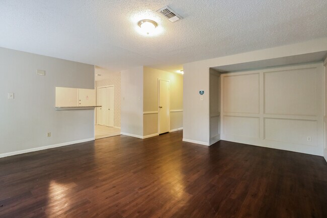 Foto del edificio - 18527 Sweetmeadow Dr