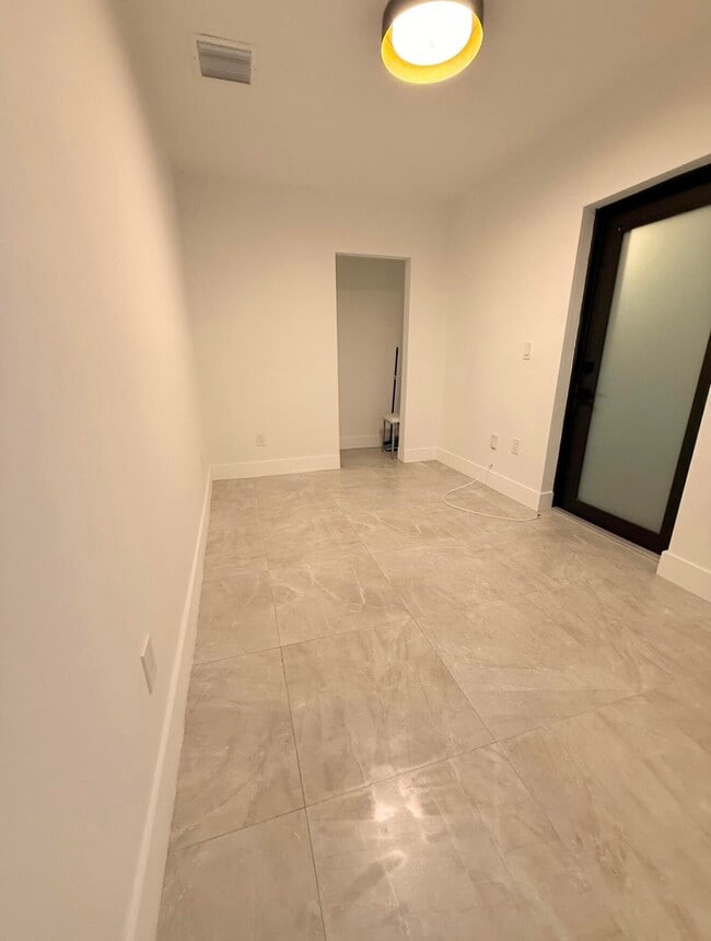 Foto del edificio - 911 79th Terrace