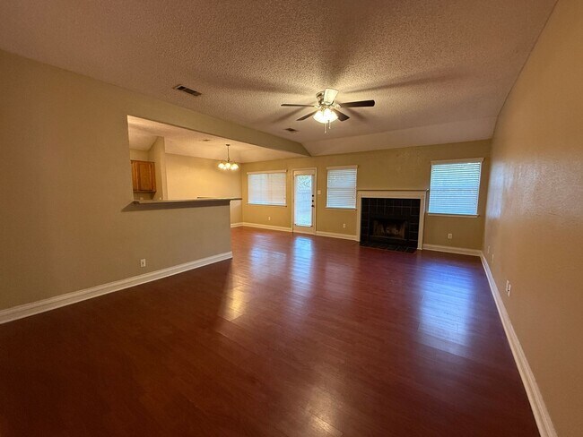 Foto del edificio - 3501 Dorothy Jane Dr