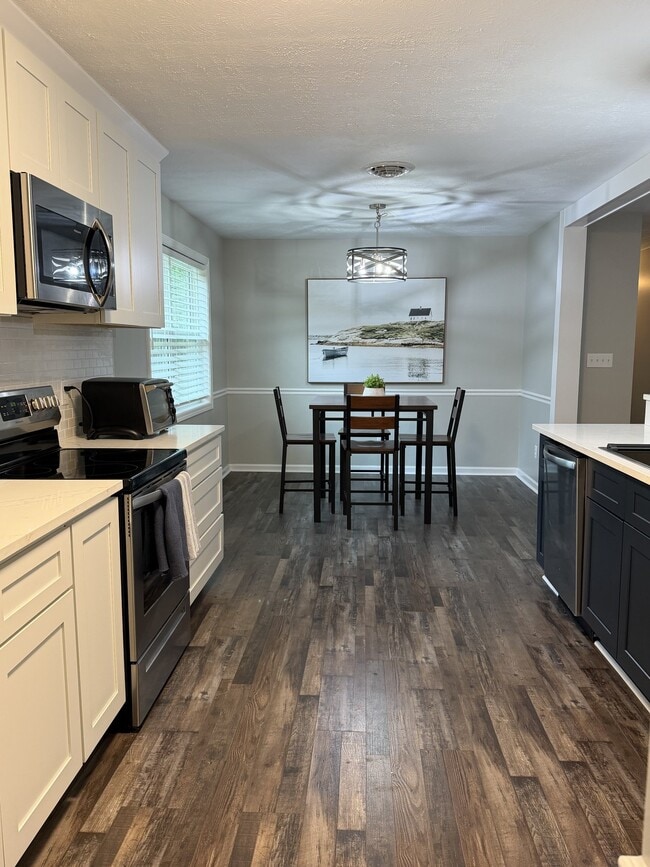 Building Photo - 244 Windmere Dr