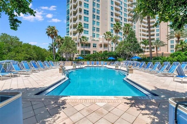 Foto del edificio - 3700 S Ocean Blvd